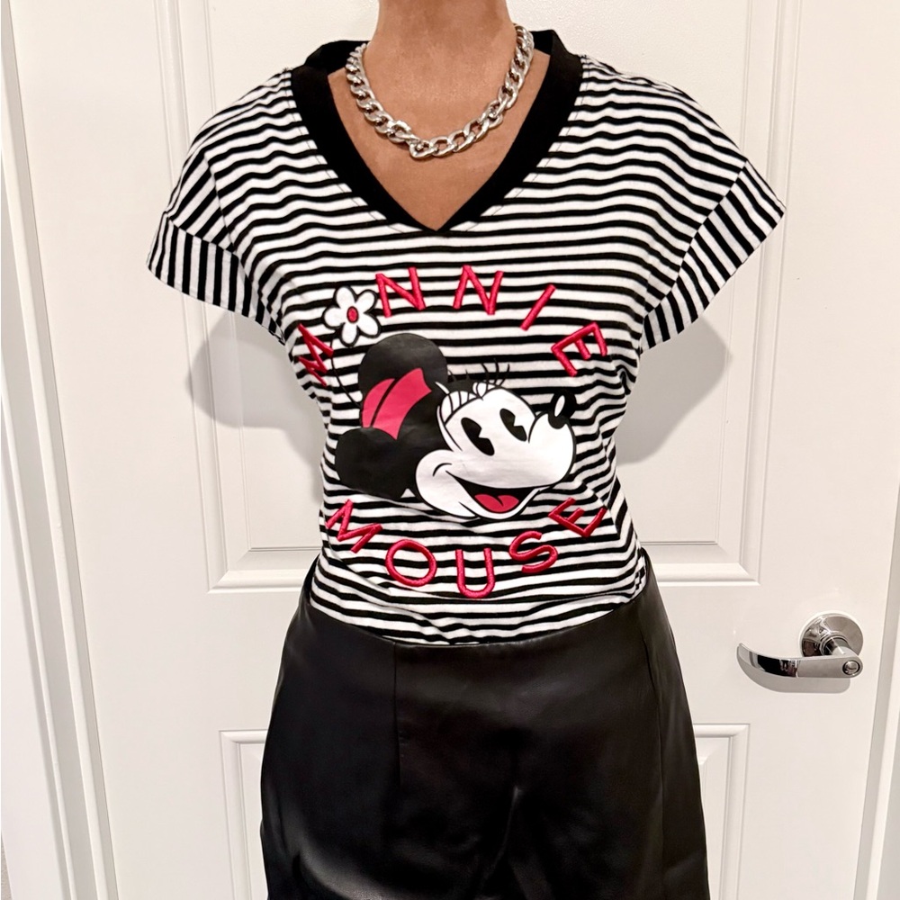 Disney Black and White Striped Minnie Mouse Tee | Size L | Disneycore